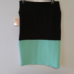New  LuLaRoe black and green Cassie skirt …